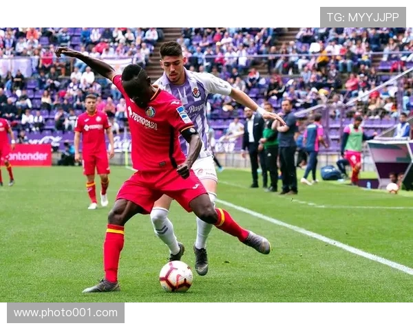 西甲劲旅后防连连失误巴拉多利德防线崩塌遭遇本赛季最惨痛失利
