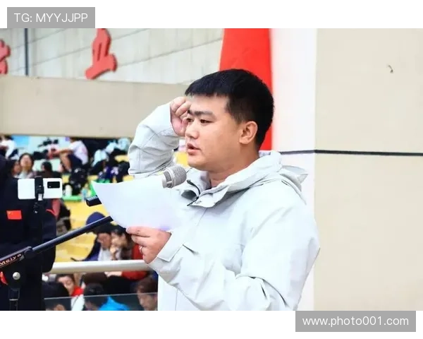 邓浩鸿点评张之臻本赛季表现称伤病影响状态但仍展现坚韧拼搏精神