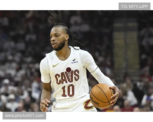 加兰表现平平14投6中贡献15分5篮板10助攻5失误球队状态堪忧 加兰表现平平14投6中贡献15分5篮板10助攻5失误球队状态堪忧